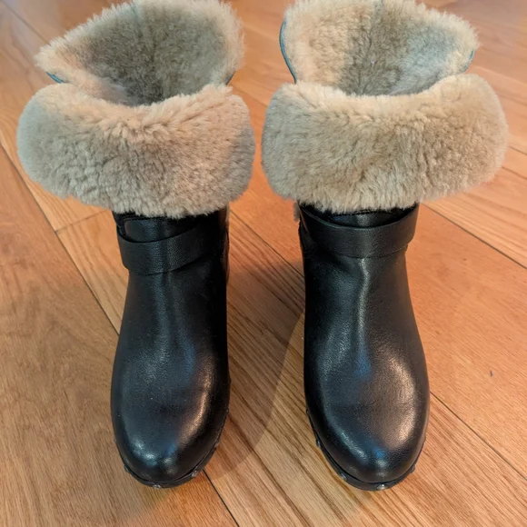 UGG Brea for Women - Black Boots with Cream Fur Cuff - Picture 2 of 5